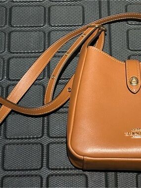 Coach Tan Leather Shoulder Bag with Gold Hardware
